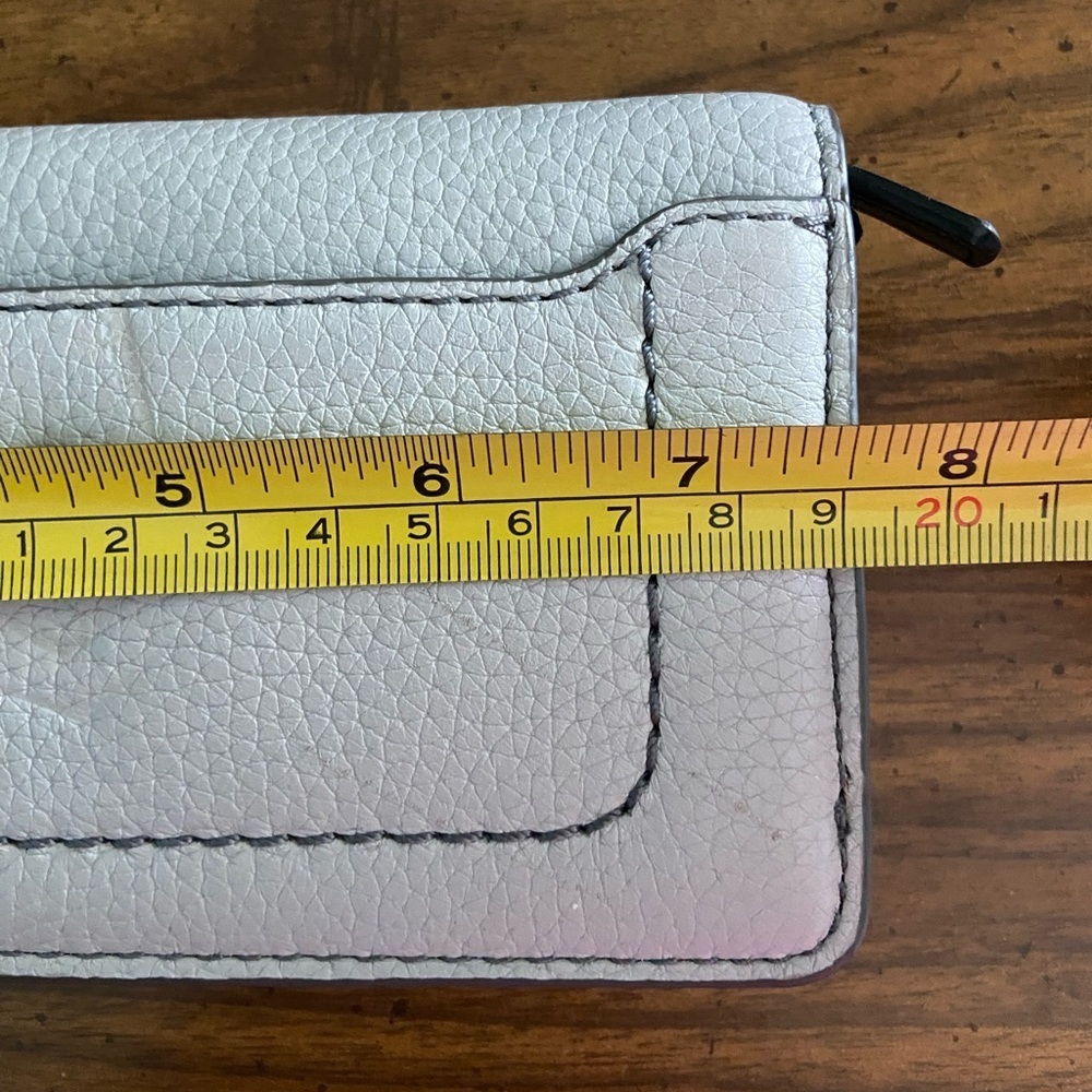 NWT MARC JACOBS LIGHT GREY GENUINE Leather Bifold Wallet Purse MSPR $165 Read - Picture 9 of 14